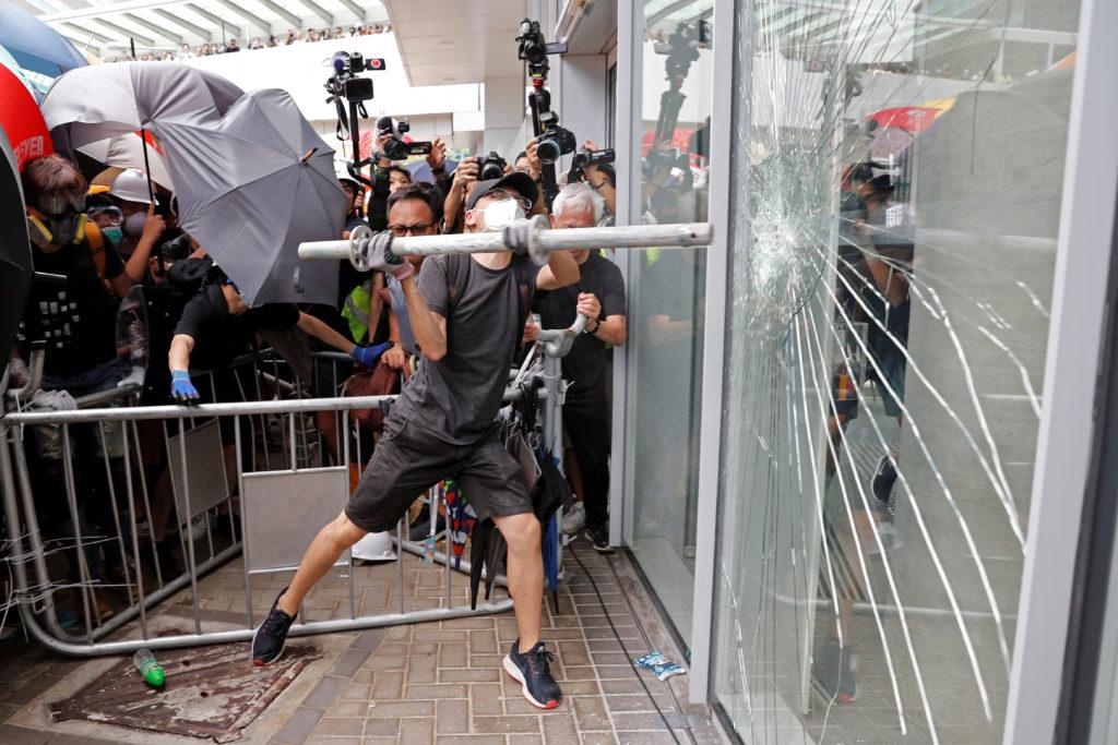PHOTOS: Hong Kong protestors break into legislative building | PBS NewsHour