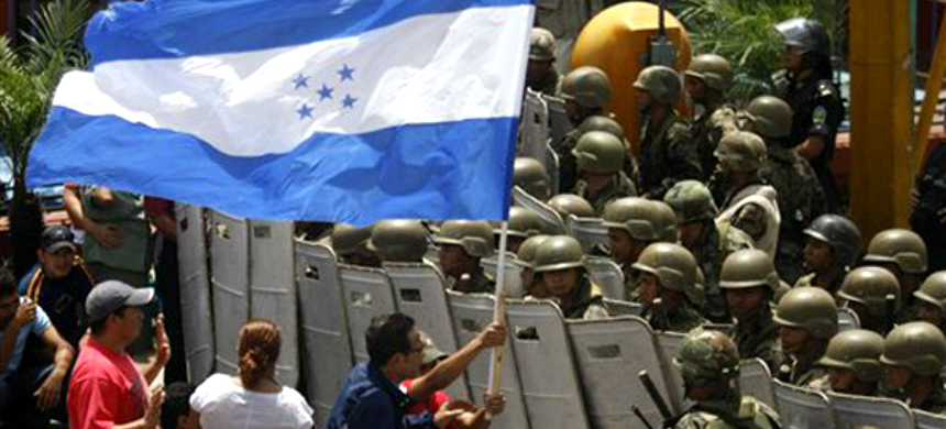 A protest against the 2009 coup in Honduras. (photo: DH Noticias)