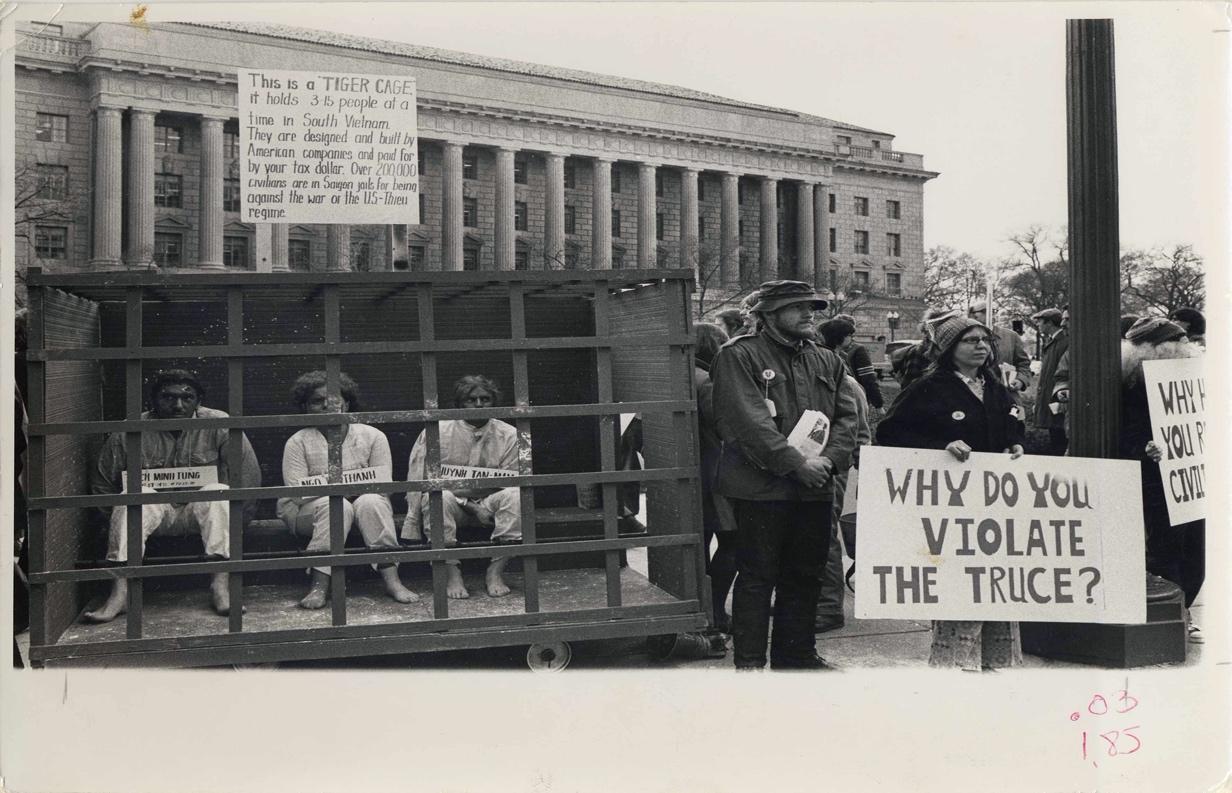 A group of people holding signs

Description automatically generated with low confidence