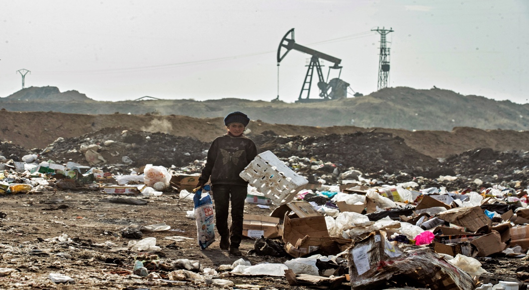 In Pictures: Syrians scour refuse dump for survival | Syria | Al Jazeera