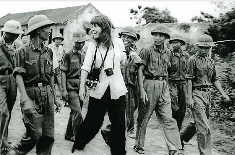 Jane Fonda in Nghe An, North VN 1972 | manhhai | Flickr