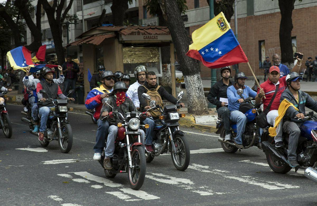Maduro's muscle: Motorcycle gangs known as 'colectivos' are the enforcers  for Venezuela's authoritarian leader - Chicago Tribune