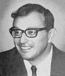 A person wearing glasses

Description automatically generated with medium confidence
