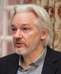 A person with a beard
Description automatically generated with medium confidence