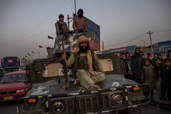 Kabul's Sudden Fall to Taliban Ends U.S. Era in Afghanistan - The New York  Times