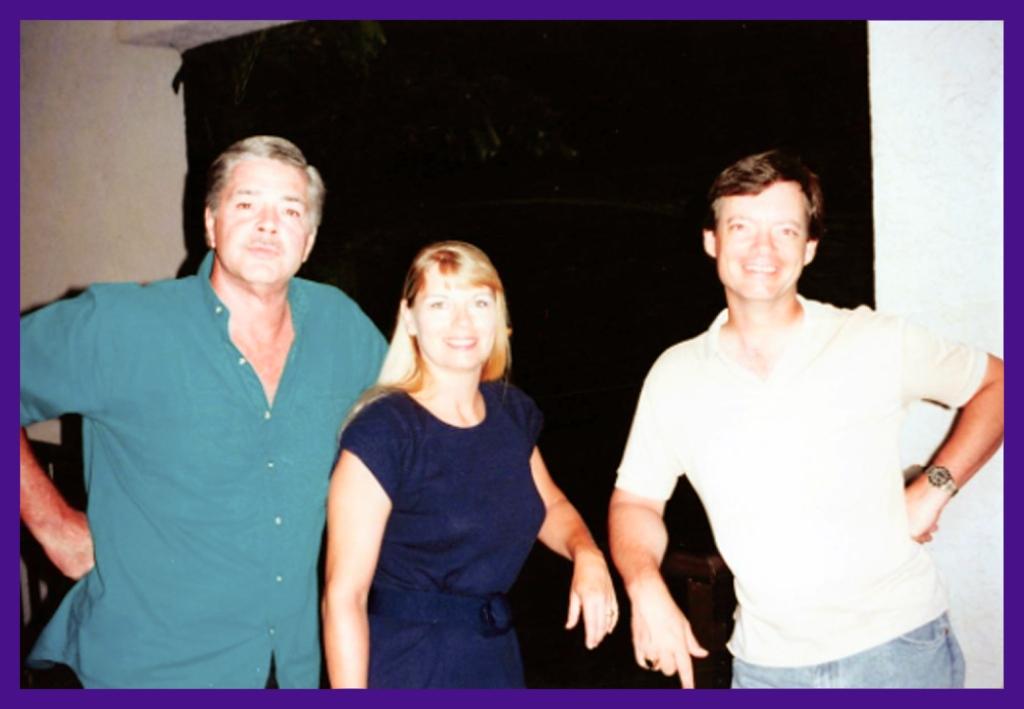 A group of people posing for a photo

Description automatically generated with medium confidence