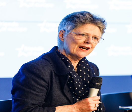 Biography – Linda Melvern