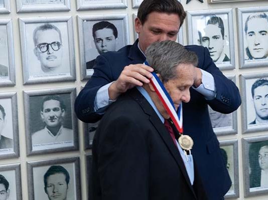 Florida’s Republican Governor Awards Medal of Freedom to Che Guevara’s Assassin