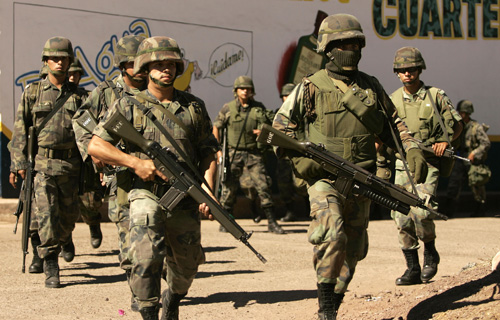 Mexican soldiers kill drug trafficker in gunbattle | Taiwan News | 2006-12-15 00:00:00