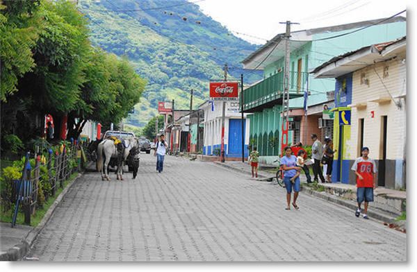 Esteli-Nicaragua , (pop. 119,000) is situated in the north central highlands (elevation 844 meters), surrounded by forested … | Nicaragua travel, Nicaragua, Managua