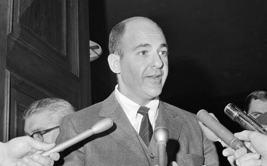Celebrity US pathologist Cyril Wecht spills his guts in new tell-all memoir  | The Times of Israel