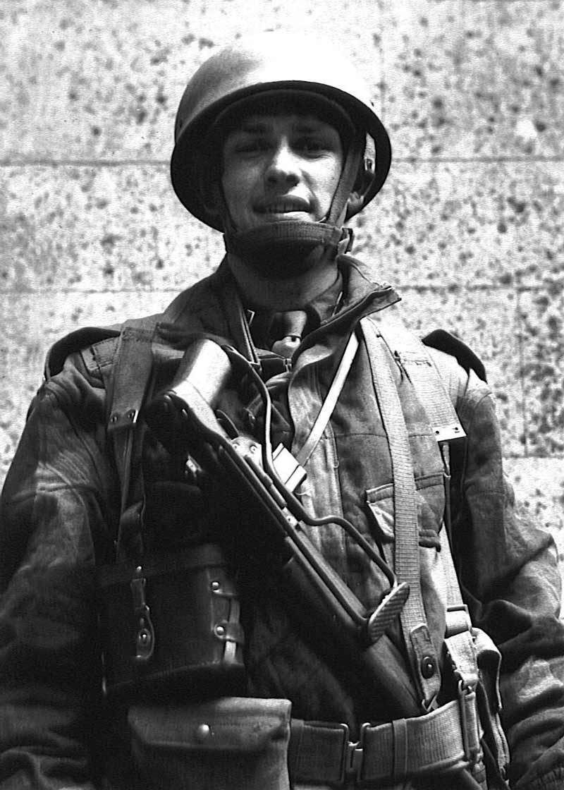 A person wearing a helmet

Description automatically generated with low confidence