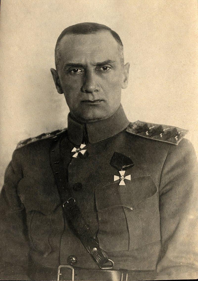 A person in a military uniform

Description automatically generated with medium confidence