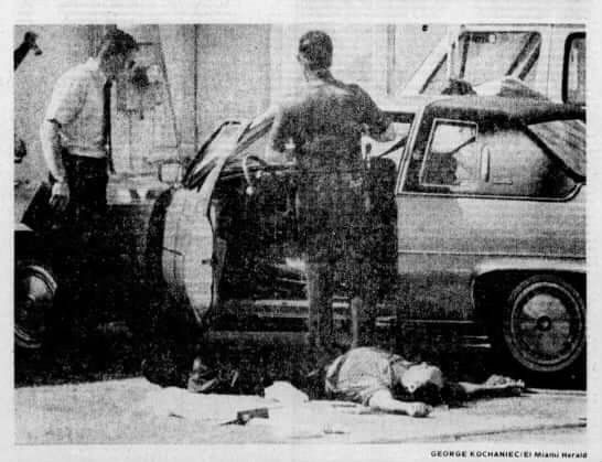 Meyer Lansky's stepson Richard Schwartz laying dead in the street! |  Schwartz, Meyer, Art