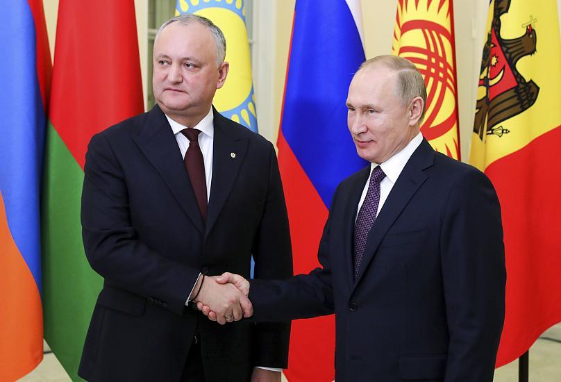 (Mikhail Klimentyev, Sputnik, Kremlin Pool Photo via AP)
