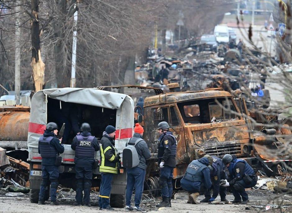 Satellite Images of Bodies in Street Appear to Confirm Russian Atrocities in Bucha - CNET