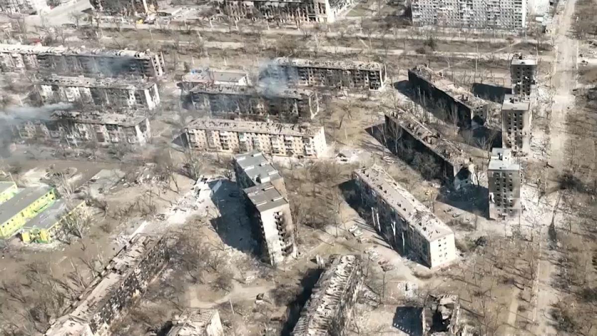 Drone footage captures devastation in besieged city of Mariupol | Euronews