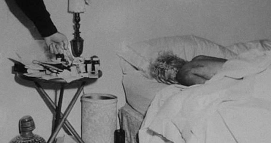 Marilyn Monroe's Autopsy And What It Revealed About Her Death