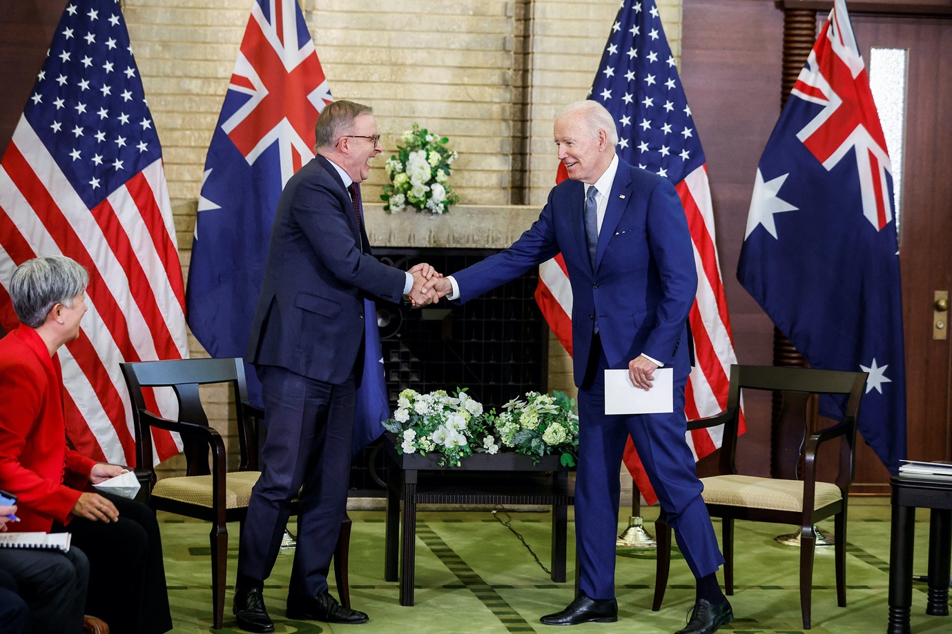 Joe Biden mocks leaving when Anthony Albanese mentions NRA