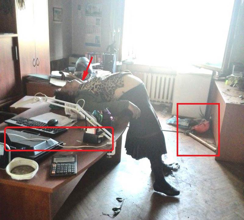 A person lying on the floor

Description automatically generated with low confidence