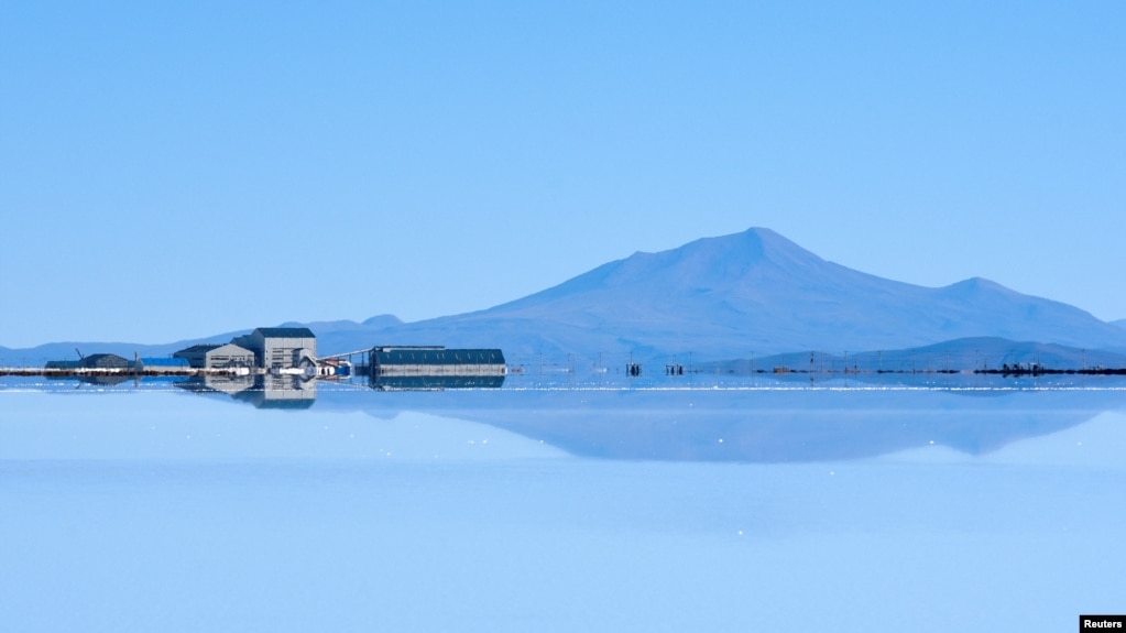 Bolivian state firm YLB's plant is seen at the Salar de Uyuni, a vast white salt flat at the center of a global resource race for the battery metal lithium, outside of Uyuni, Bolivia March 26, 2022. (REUTERS/Claudia Morales)
