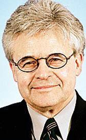 A person wearing glasses
Description automatically generated with low confidence