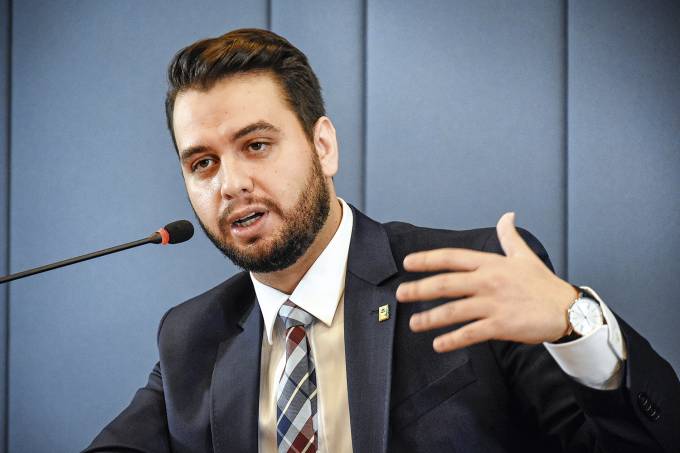 White power" gesture not the first extremist move in Bolsonaro cabinet