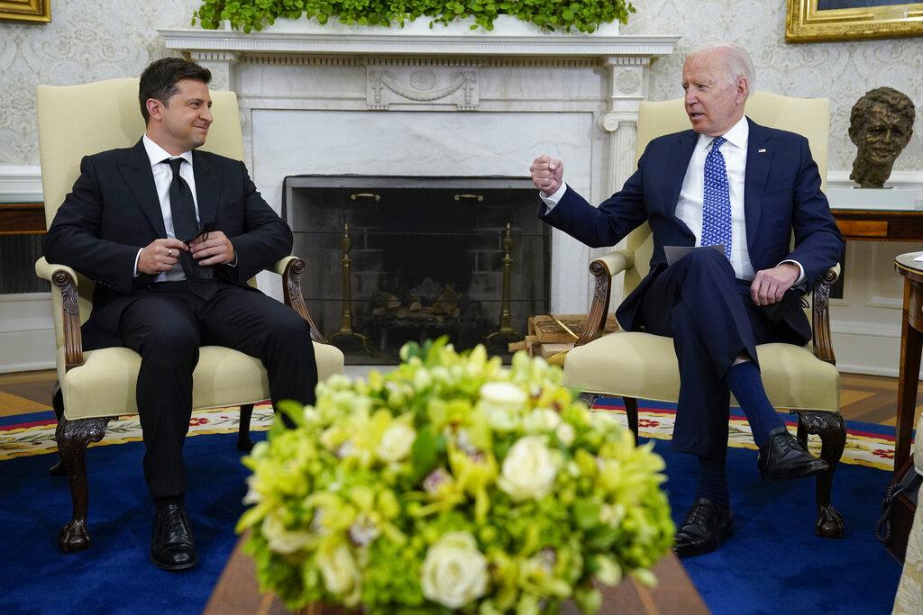 Biden reassures Ukraine's Zelensky amid fears of Russian invasion - POLITICO