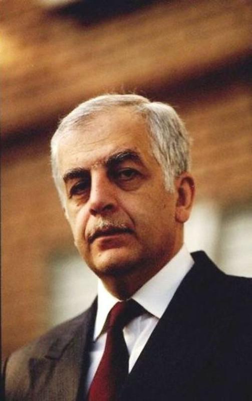 REEXAMINING ZVIAD GAMSAKHURDiA’S ROLE IN HISTORY IS NECESSARY