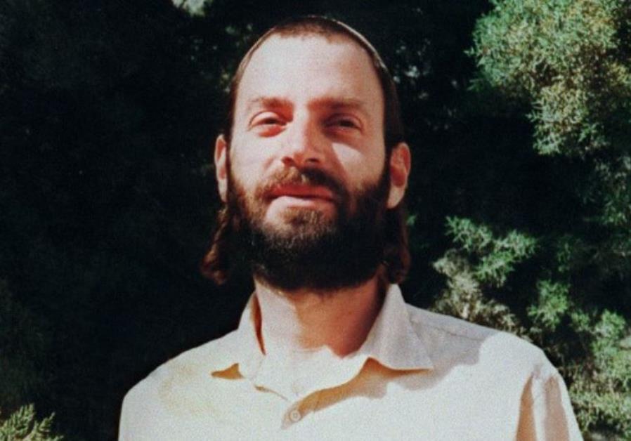 A person with a beard

Description automatically generated with medium confidence