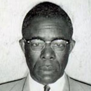 A person wearing glasses

Description automatically generated with medium confidence