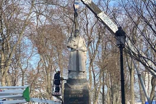 https://www.nachdenkseiten.de/upload/bilder/230313-EU-Geld-Monument_Foto1.jpg