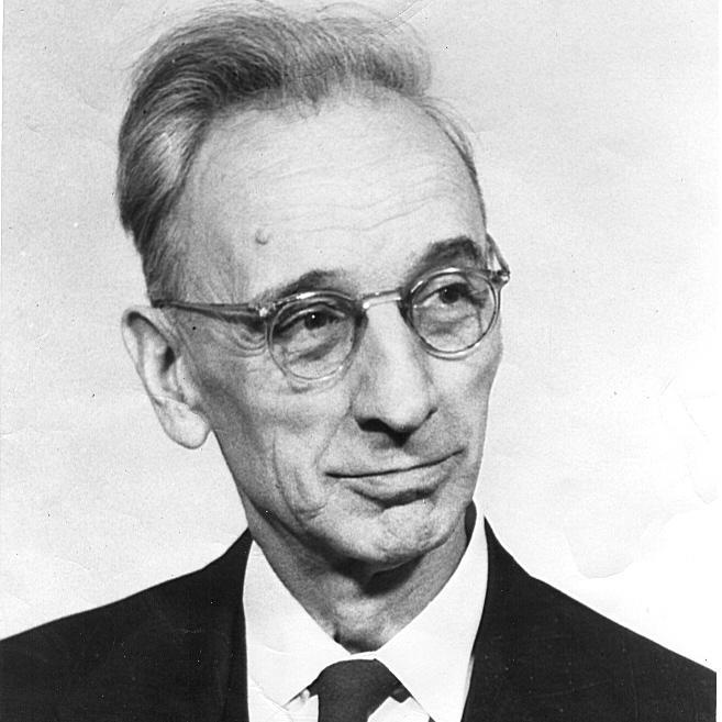 A person wearing glasses

Description automatically generated with medium confidence
