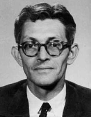 A person wearing glasses

Description automatically generated with medium confidence