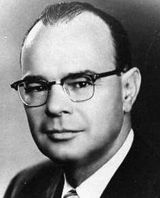 A person wearing glasses

Description automatically generated with medium confidence