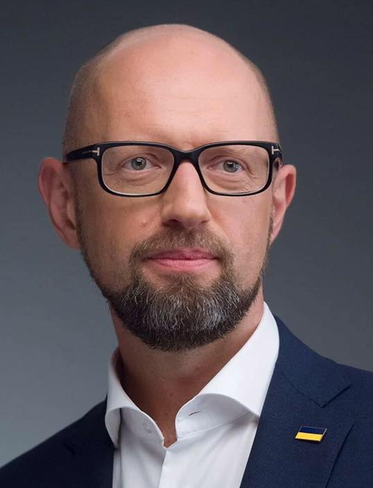 A person with a beard and glasses

Description automatically generated with low confidence
