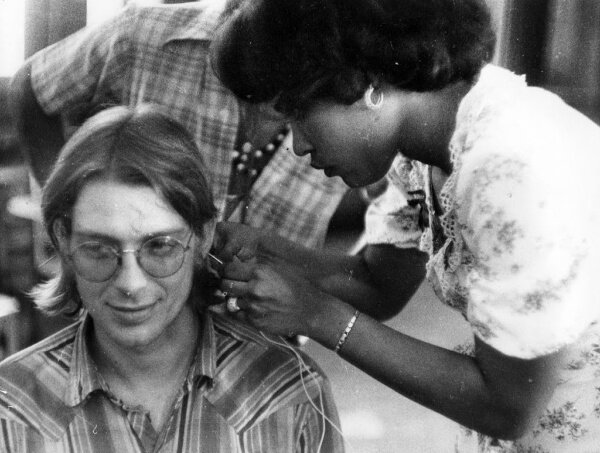 Dr. Richard Taft receiving acupuncture from a patient-trainee at Lincoln Detox Center (Photo from Taft Family History).