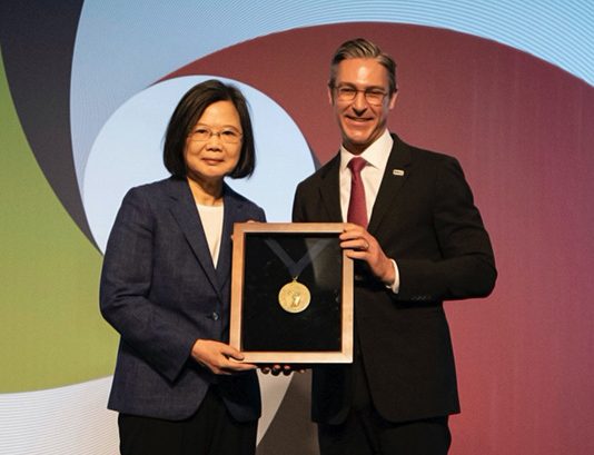 Saber-Rattling Leader Given Prestigious Award By CIA-Offshoot