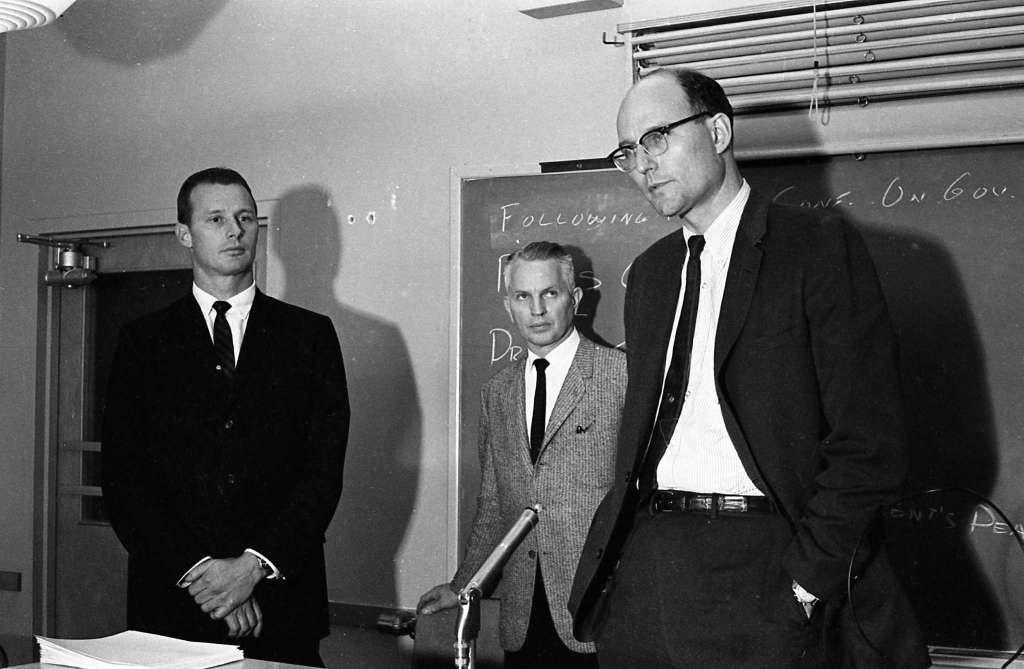 A group of men in suits

Description automatically generated with low confidence