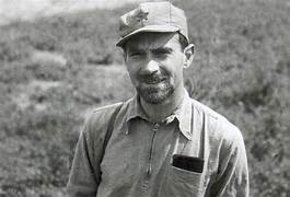 A person wearing a hat
Description automatically generated
