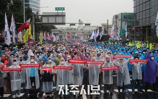 Protests Erupt in South Korea Over Plans to Increase Work Day