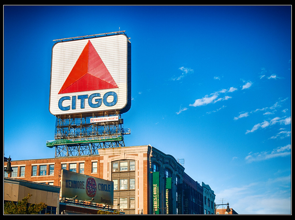 A large sign on a building

Description automatically generated