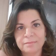 A person taking a selfie

Description automatically generated