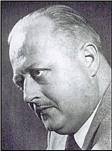 A close-up of a person

Description automatically generated