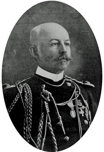 A person in a military uniform

Description automatically generated