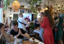 Ukrainian Culture is Celebrated in a Ukrainian Restaurant in Moscow, of all Places!
