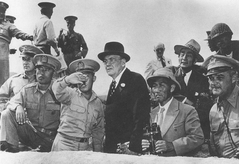 A group of men in military uniforms

Description automatically generated