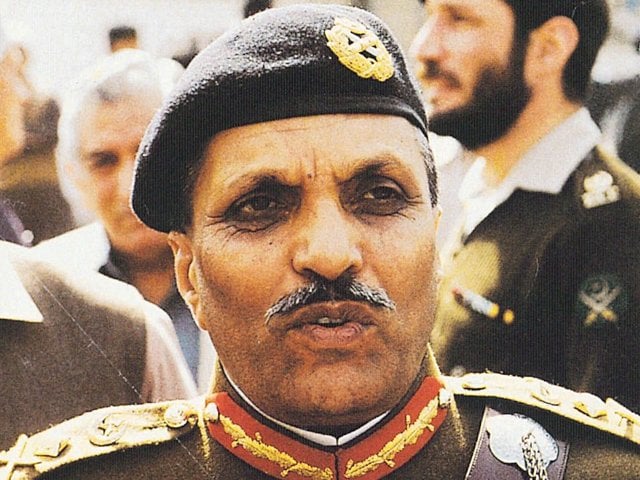 A person in a military uniform
Description automatically generated