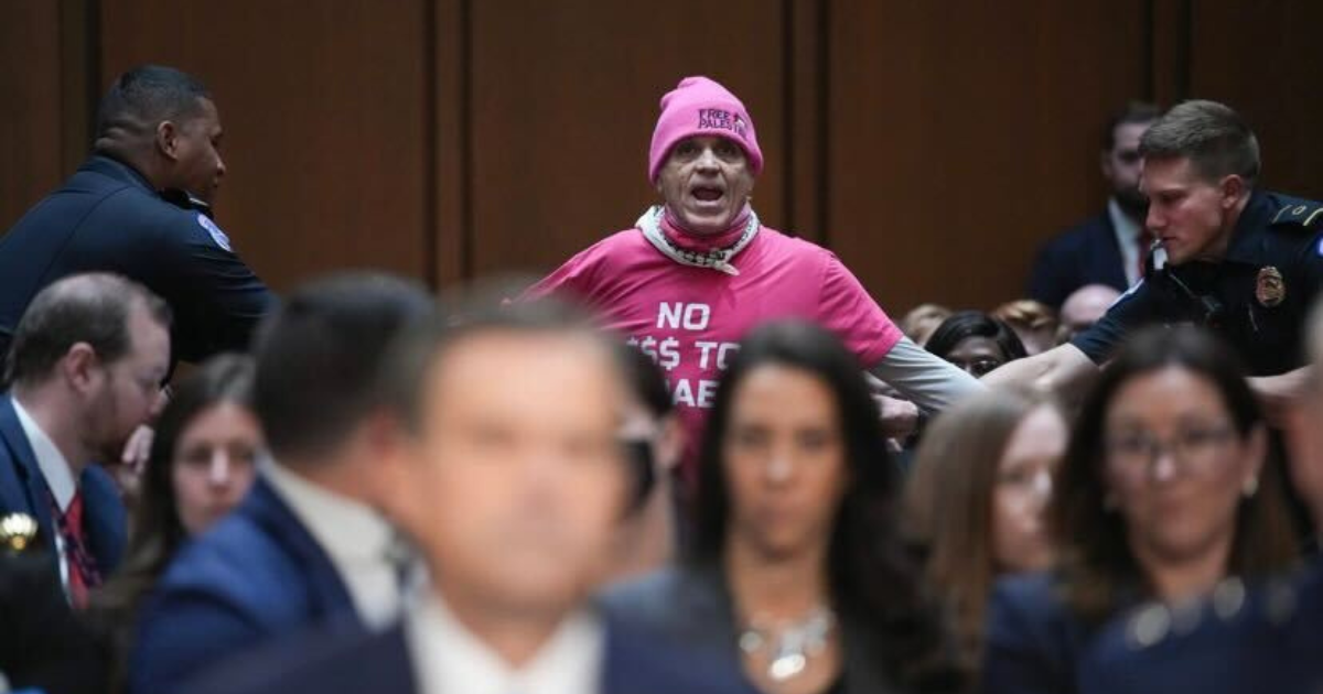 A person in a pink shirt

AI-generated content may be incorrect.
