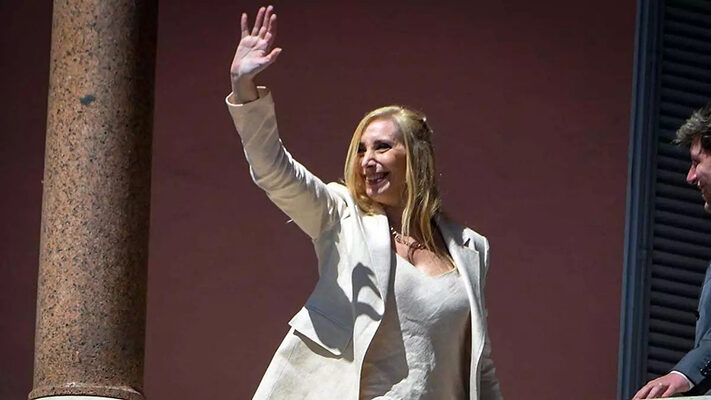 A person waving her hand

AI-generated content may be incorrect.